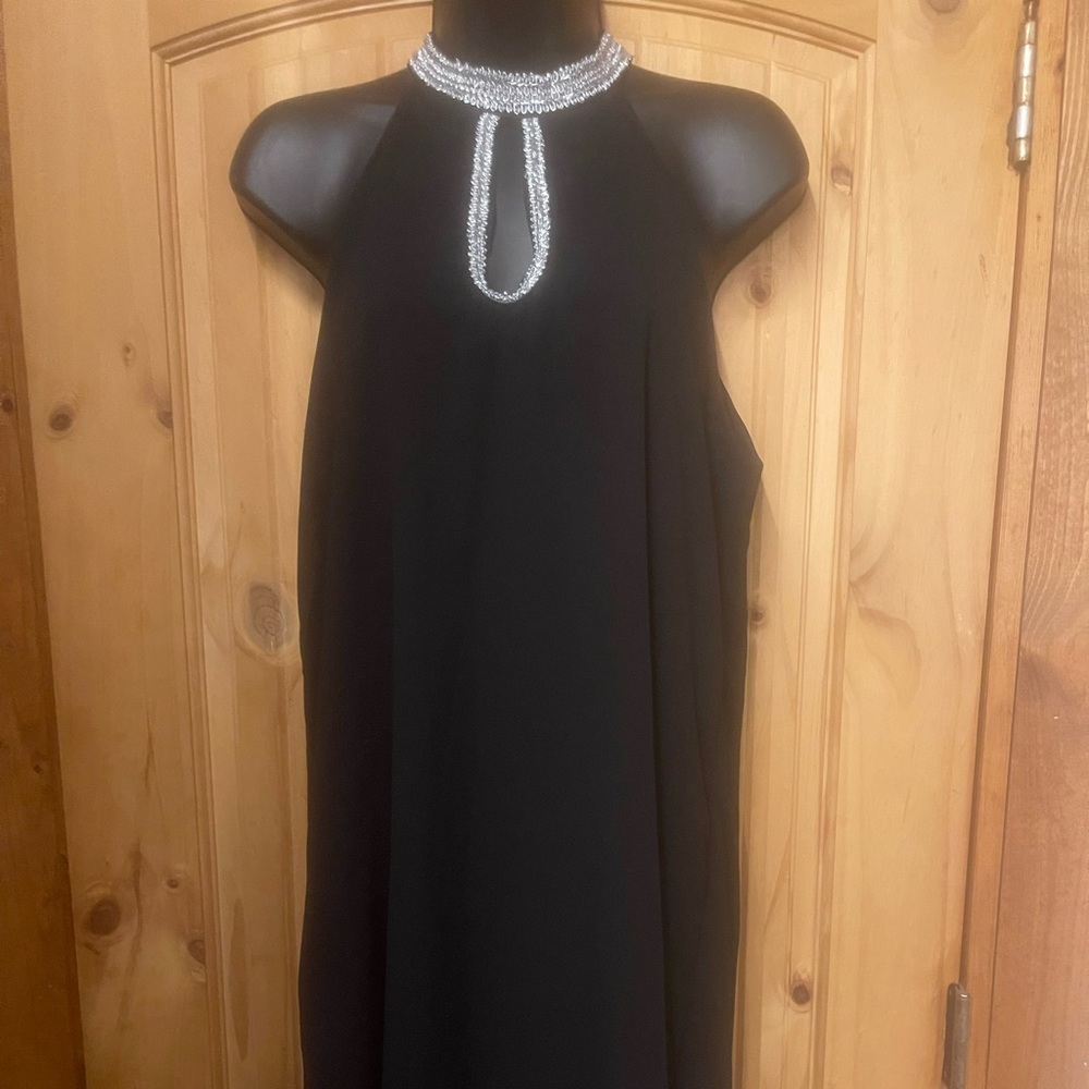 Miss look little black dress